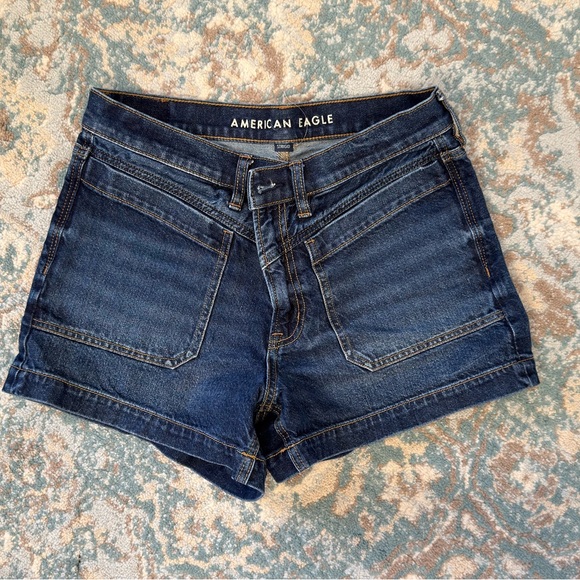 American Eagle AE Strigid Super High-Waisted Relaxed Denim Short - Picture 4 of 10